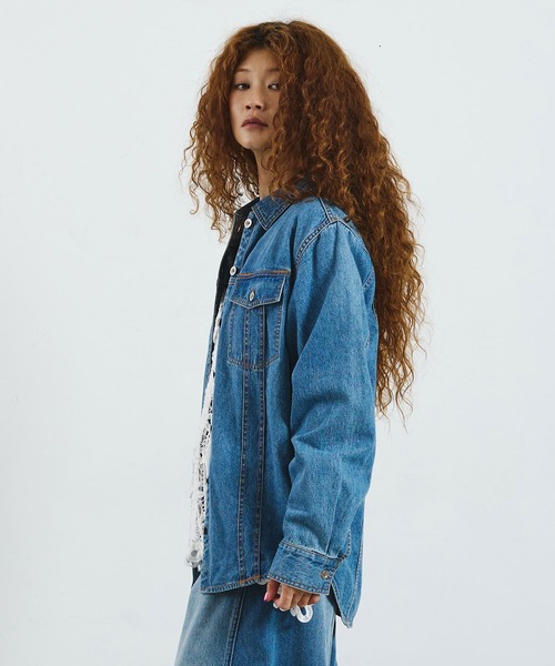 ROSE BUD(ローズバッド)の「CREOLME/DENIM L/S SHIRT(シャツ/ブラウス・レディース・ライトインディゴブルー/ブラック・ONE SIZE)」の4枚目の写真