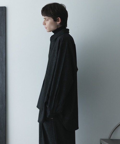 remer(リメール)の「remer 26秋冬新作 - oversized faded shirt / 掠れ織りオーバーサイズシャツ(シャツ/ブラウス・メンズ・ネイビー/ブラック・MEDIUM/LARGE/SMALL/X-SMALL)」の14枚目の写真