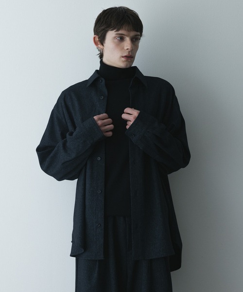 remer(リメール)の「remer 26秋冬新作 - oversized faded shirt / 掠れ織りオーバーサイズシャツ(シャツ/ブラウス・メンズ・ネイビー/ブラック・MEDIUM/LARGE/SMALL/X-SMALL)」の16枚目の写真
