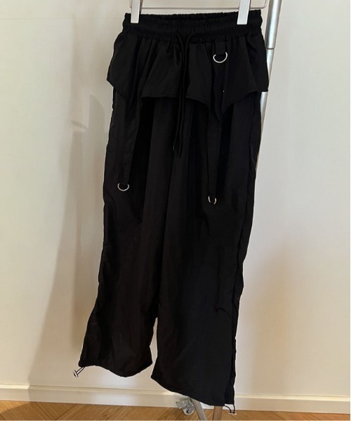 &soiree(アンドソワレ)の「ウエストデザインバックル付きミリタリーワイドパンツ(その他パンツ・レディース・カーキ/ホワイト/ブラック・FREE)」の3枚目の写真