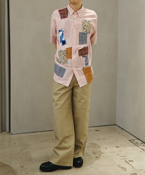 AFB(エーエフビー)の「STUDDED WIDE PANTS(チノパンツ・メンズ・グレー/カーキ/ブラック・MEDIUM/LARGE/X-LARGE)」の4枚目の写真
