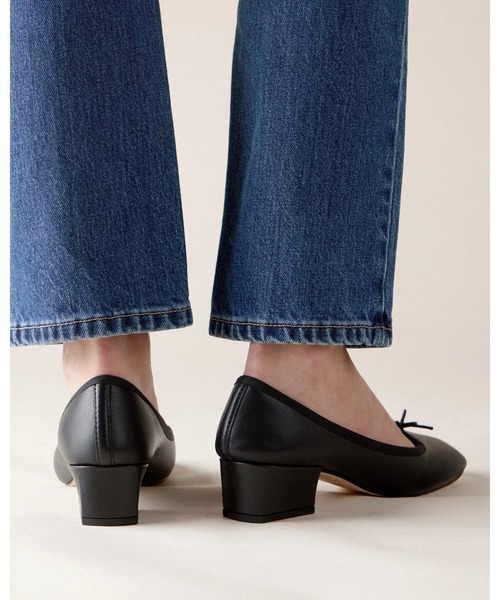 Repetto(レペット)の「Angele スクエアトゥ バレリーナ - EUサイズ/ V4277VE(パンプス・レディース・ブラック・39/38/37/36)」の2枚目の写真