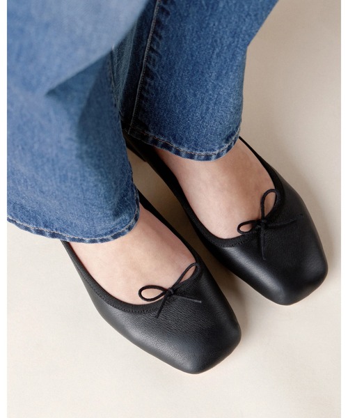 Repetto(レペット)の「Angele スクエアトゥ バレリーナ - EUサイズ/ V4277VE(パンプス・レディース・ブラック・39/38/37/36)」の4枚目の写真