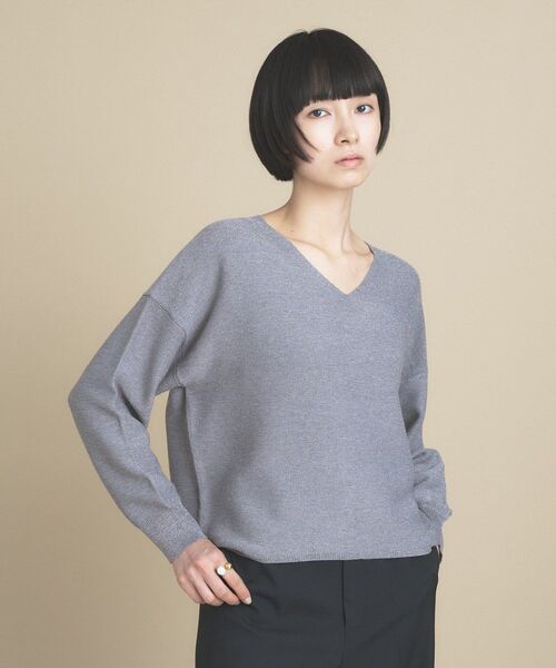 cloenc（クロエンス）の「【WEB限定カラーあり】Vネックラメガーターニット　美フォルム（ニット/セーター・レディース・サックスブルー/ピンク/チャコール/イエロー系その他/ブラウン系その他7/ブラウン系その他5/ライトグレー系8/ベージュ系8/オフホワイト・02）」の6枚目の写真