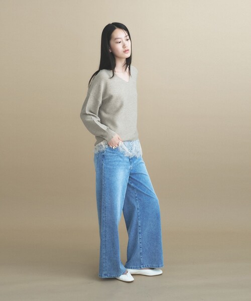 cloenc（クロエンス）の「【WEB限定カラーあり】Vネックラメガーターニット　美フォルム（ニット/セーター・レディース・サックスブルー/ピンク/チャコール/イエロー系その他/ブラウン系その他7/ブラウン系その他5/ライトグレー系8/ベージュ系8/オフホワイト・02）」の11枚目の写真