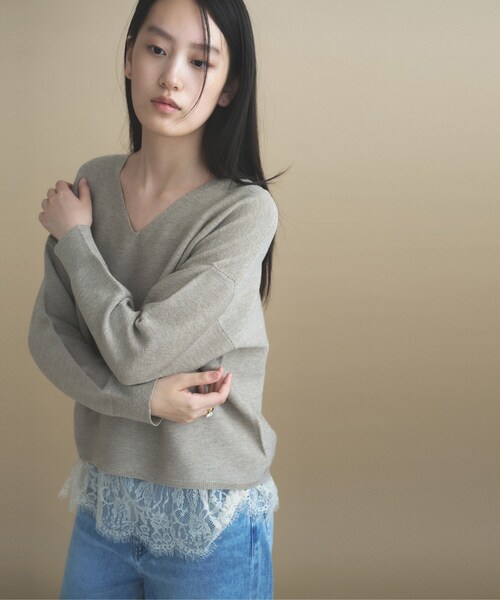 cloenc（クロエンス）の「【WEB限定カラーあり】Vネックラメガーターニット　美フォルム（ニット/セーター・レディース・サックスブルー/ピンク/チャコール/イエロー系その他/ブラウン系その他7/ブラウン系その他5/ライトグレー系8/ベージュ系8/オフホワイト・02）」の14枚目の写真