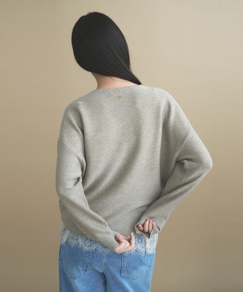 cloenc（クロエンス）の「【WEB限定カラーあり】Vネックラメガーターニット　美フォルム（ニット/セーター・レディース・サックスブルー/ピンク/チャコール/イエロー系その他/ブラウン系その他7/ブラウン系その他5/ライトグレー系8/ベージュ系8/オフホワイト・02）」の16枚目の写真