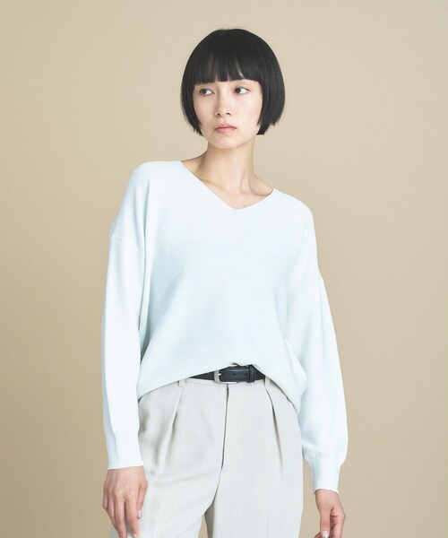 cloenc（クロエンス）の「【WEB限定カラーあり】Vネックラメガーターニット　美フォルム（ニット/セーター・レディース・サックスブルー/ピンク/チャコール/イエロー系その他/ブラウン系その他7/ブラウン系その他5/ライトグレー系8/ベージュ系8/オフホワイト・02）」の20枚目の写真