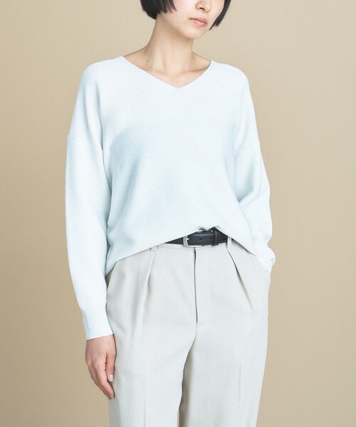 cloenc（クロエンス）の「【WEB限定カラーあり】Vネックラメガーターニット　美フォルム（ニット/セーター・レディース・サックスブルー/ピンク/チャコール/イエロー系その他/ブラウン系その他7/ブラウン系その他5/ライトグレー系8/ベージュ系8/オフホワイト・02）」の21枚目の写真