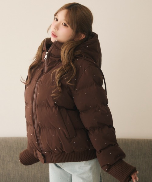TITTY&CO.（ティティーアンドコー）の「ラメラインストーンロゴショートダウン（その他アウター・レディース・ブラック/ブラウン/ホワイト・FREE）」の5枚目の写真