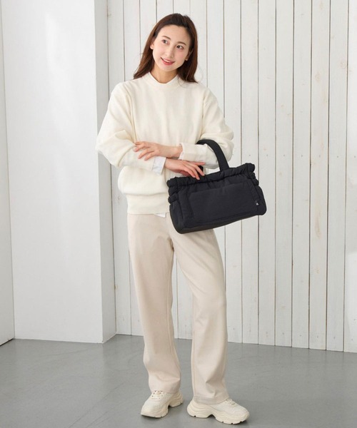 ROOTOTE(ルートート)の「ルートート / トートバッグ 2way ショルダーバッグ A5 軽量 中綿 斜め掛け LT.デリ.メトロパフ-A(ショルダーバッグ・レディース・レッド系その他/グレー/カーキ/ブラック・FREE)」の11枚目の写真