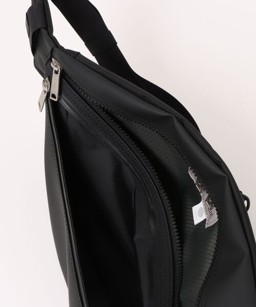 CIE(シー)の「【CIE】VARIOUS SLINGBAG-M(ボディバッグ/ウエストポーチ・メンズ・グレー/ブラック・FREE)」の6枚目の写真