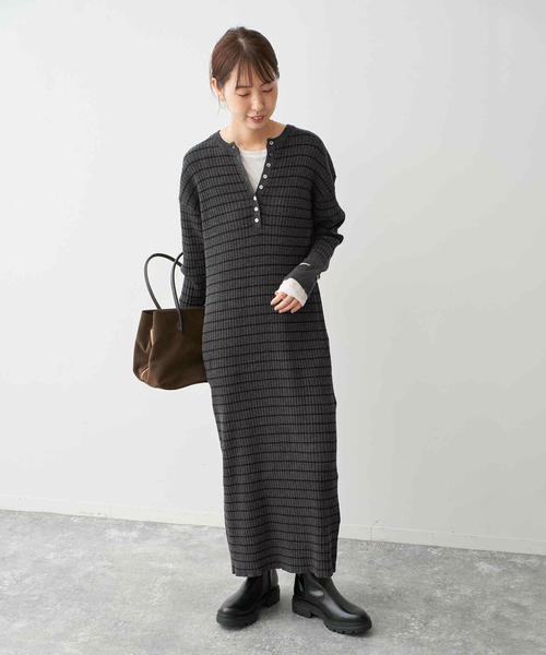 Spick & Span(スピックアンドスパン)の「《新色有り / 追加》ヘンリーネックリブニットワンピース(ワンピース・レディース・その他1/ブラック/チャコールグレー・FREE)」の22枚目の写真