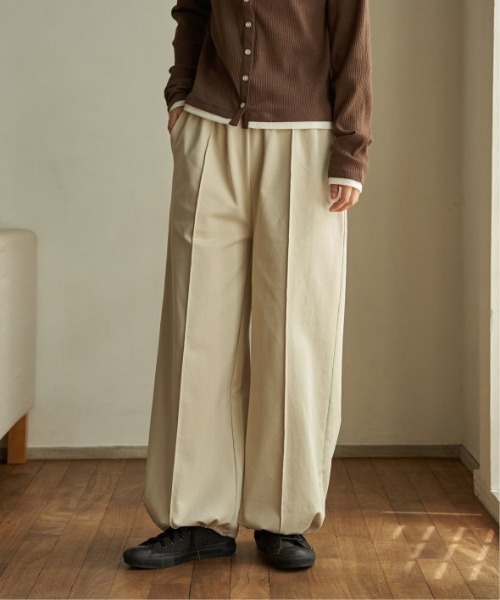 LBC(エルビーシー)の「ポンチドロストイージーパンツ(その他パンツ・レディース・ブラック/アイボリー/チャコール・M/L)」の12枚目の写真