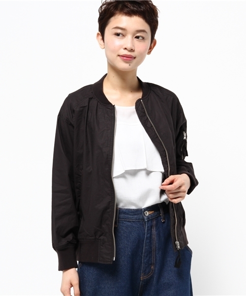 LBC(エルビーシー)の「コットンタイプライターブルゾン (ブルゾン・レディース・オフホワイト/ブラック/オリーブ・LARGE/MEDIUM)」の6枚目の写真