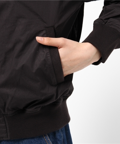 LBC(エルビーシー)の「コットンタイプライターブルゾン (ブルゾン・レディース・オフホワイト/ブラック/オリーブ・LARGE/MEDIUM)」の9枚目の写真