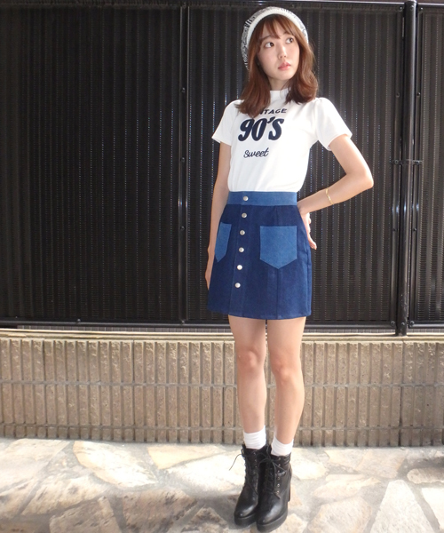 dazzlin（ダズリン）の「90'sハイネックロゴトップス（Tシャツ/カットソー・レディース・オフホワイト/グレー/ネイビー・FREE）」の5枚目の写真