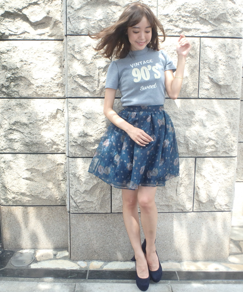 dazzlin（ダズリン）の「90'sハイネックロゴトップス（Tシャツ/カットソー・レディース・オフホワイト/グレー/ネイビー・FREE）」の8枚目の写真