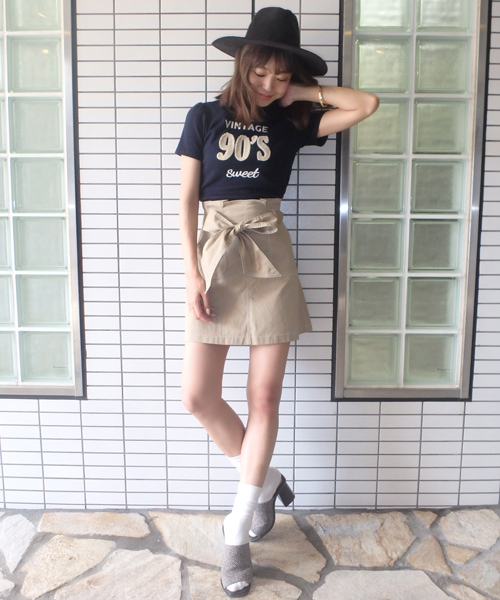 dazzlin（ダズリン）の「90'sハイネックロゴトップス（Tシャツ/カットソー・レディース・オフホワイト/グレー/ネイビー・FREE）」の15枚目の写真