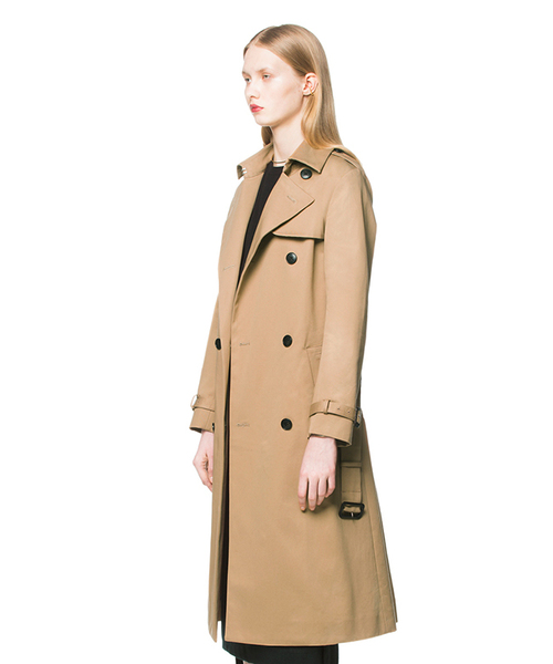 CLANE（クラネ）の「BACK VOLUME TUCK TRENCH COAT（トレンチコート・レディース・ベージュ/ブラック・1/2）」の6枚目の写真