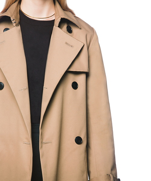 CLANE（クラネ）の「BACK VOLUME TUCK TRENCH COAT（トレンチコート・レディース・ベージュ/ブラック・1/2）」の8枚目の写真
