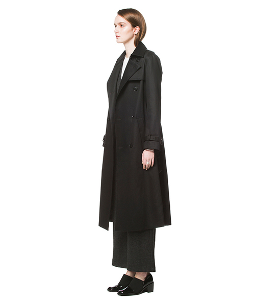 CLANE（クラネ）の「BACK VOLUME TUCK TRENCH COAT（トレンチコート・レディース・ベージュ/ブラック・1/2）」の11枚目の写真