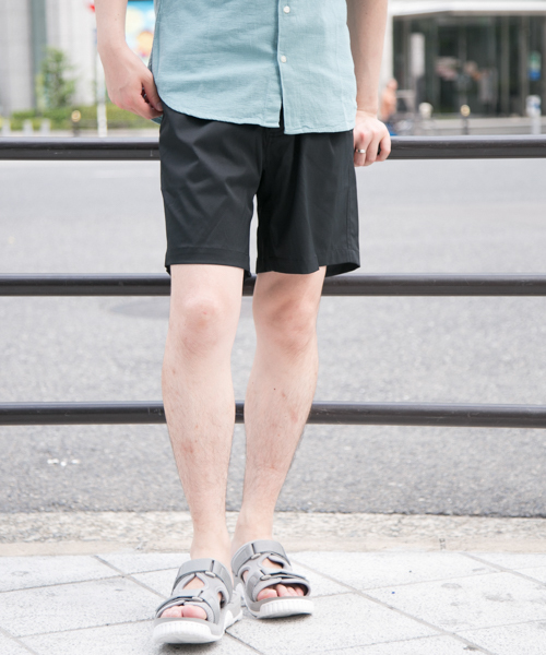 URBAN RESEARCH（アーバンリサーチ）の「UR ストレッチアクティブショーツ（その他パンツ・メンズ・グリーン/ネイビー/ブラック/ベージュ・MEDIUM/LARGE）」の2枚目の写真