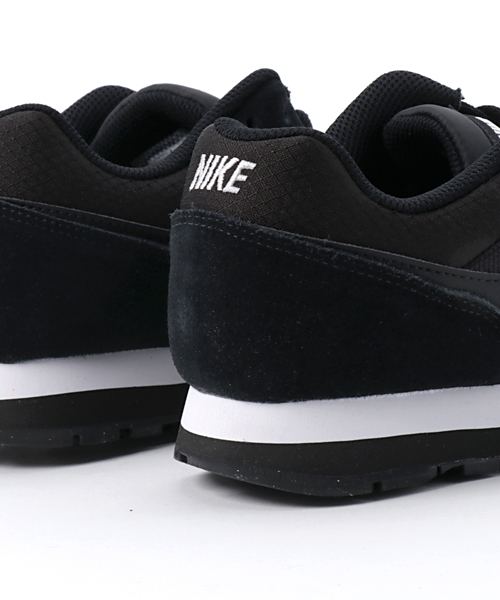 NIKE（ナイキ）の「ナイキ NIKE WMNS MD RUNNER 2 749869 001（スニーカー・レディース・ブラック・23.0cm/23.5cm/24.0cm/24.5cm/25.0cm/22.5cm）」の4枚目の写真