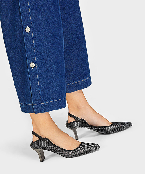 CHARLES & KEITH(チャールズ & キース)の「ポインテッドスリングバックヒール / POINTED SLINGBACK HEELS(サンダル・レディース・ブラック/ブラック系その他・23cm/25cm/22.5cm/23.5cm/24.5cm)」の11枚目の写真