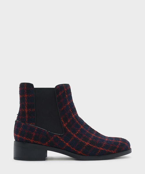 CHARLES & KEITH(チャールズ & キース)の「チェルシーアンクルブーツ / CHELSEA ANKLE BOOTS(ブーツ・レディース・ブラック/ネイビー・25cm/23cm/24.5cm/22.5cm/23.5cm)」の1枚目の写真