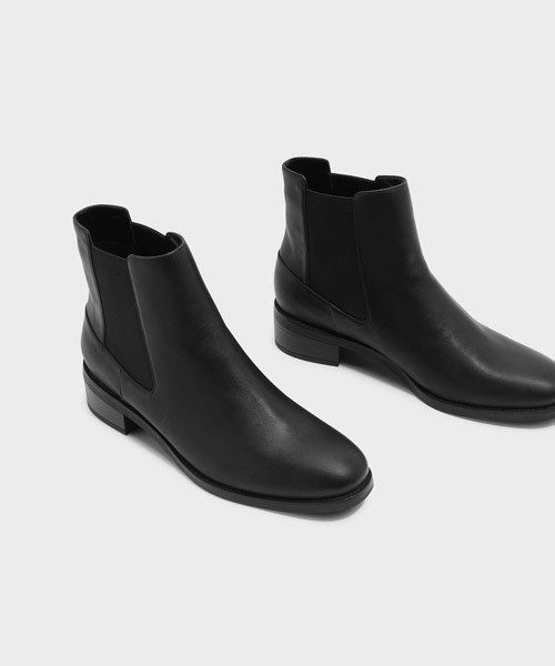 CHARLES & KEITH(チャールズ & キース)の「チェルシーアンクルブーツ / CHELSEA ANKLE BOOTS(ブーツ・レディース・ブラック/ネイビー・25cm/23cm/24.5cm/22.5cm/23.5cm)」の11枚目の写真