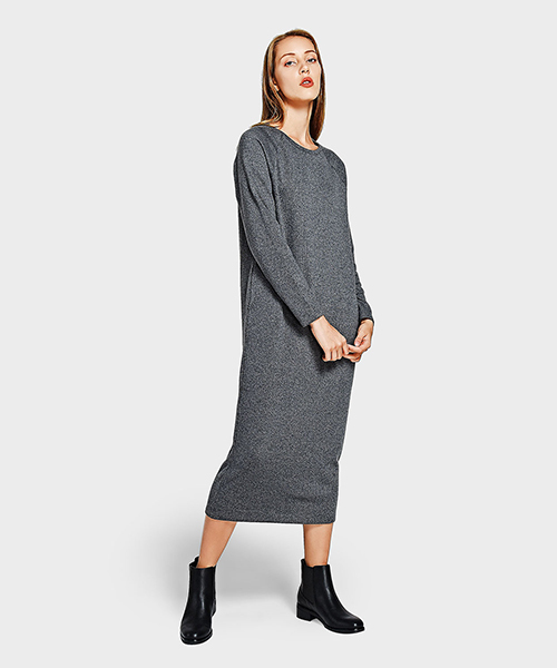 CHARLES & KEITH(チャールズ & キース)の「チェルシーアンクルブーツ / CHELSEA ANKLE BOOTS(ブーツ・レディース・ブラック/ネイビー・25cm/23cm/24.5cm/22.5cm/23.5cm)」の10枚目の写真