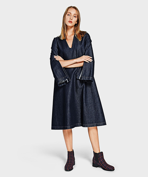 CHARLES & KEITH(チャールズ & キース)の「チェルシーアンクルブーツ / CHELSEA ANKLE BOOTS(ブーツ・レディース・ブラック/ネイビー・25cm/23cm/24.5cm/22.5cm/23.5cm)」の3枚目の写真