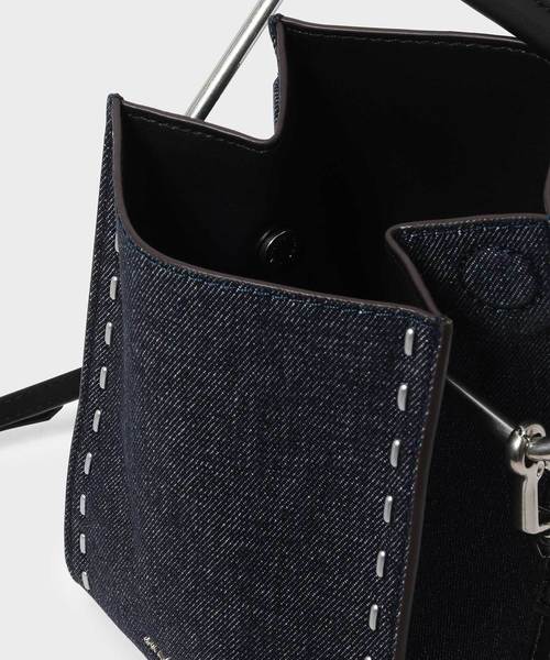 CHARLES & KEITH(チャールズ & キース)の「ステープラーエフェクトストラクチャーバッグ / STAPLER EFFECT STRUCTURED BAG(ハンドバッグ・レディース・ブラック/ブルー/ミント・S)」の14枚目の写真