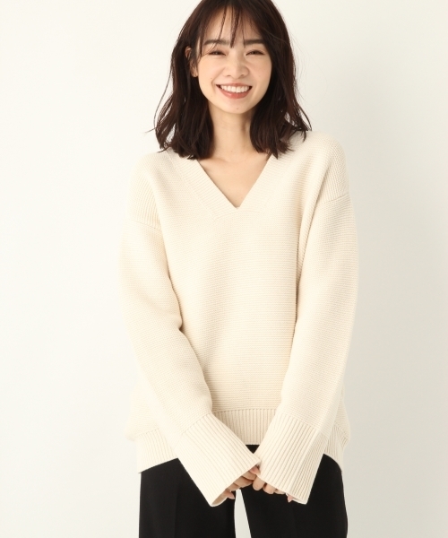 A part by（アパートバイ）の「洗濯機で洗える/5GCエアリー/ガーターVPO 802430（ニット/セーター・レディース・ブラック/ブラウン/オフホワイト/グレイッシュブルー・FREE）」の2枚目の写真