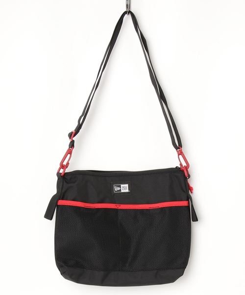 NEW ERA（ニューエラ）の「【NEW ERA/ニューエラ】SACOCHE サコッシュ（ショルダーバッグ・メンズ・ブラック/グレー/マルチ/ブラック系その他/その他・FREE）」の2枚目の写真