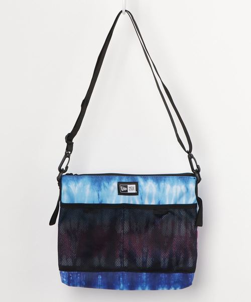 NEW ERA（ニューエラ）の「【NEW ERA/ニューエラ】SACOCHE サコッシュ（ショルダーバッグ・メンズ・ブラック/グレー/マルチ/ブラック系その他/その他・FREE）」の4枚目の写真