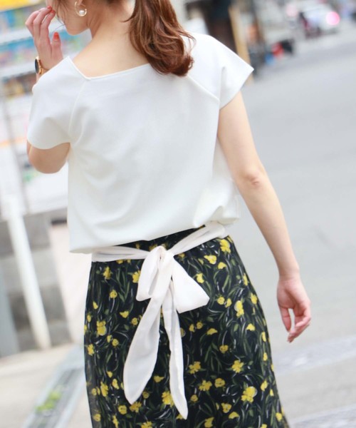 HER CLOSET(ハークローゼット)の「【HERCLOSET】リップルバックリボンプルオーバー(Tシャツ/カットソー・レディース・ホワイト/ブラック/グリーン/ワインレッド・M)」の1枚目の写真