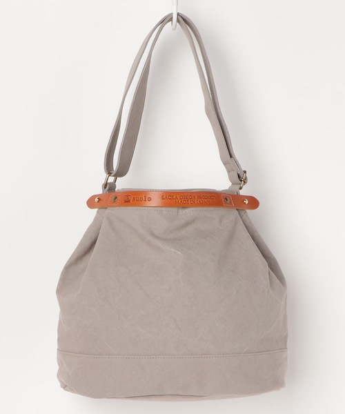 SUOLO(スオーロ)の「CROP 2(ショルダーバッグ・メンズ・ブラック/グレー/オリーブ/オレンジ/ブルー/サンドベージュ/キャメル・FREE)」の3枚目の写真