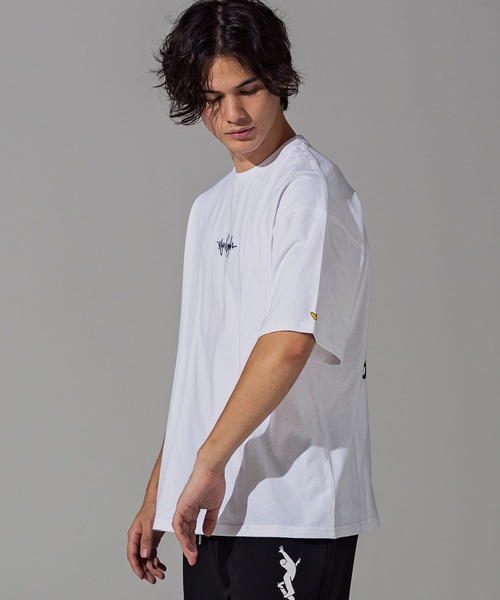 Mark Gonzales(マーク・ゴンザレス)の「Mark Gonzales(マーク ゴンザレス)バックプリントTシャツ(Tシャツ/カットソー・メンズ・ホワイト/ブラック・M/L/XL)」の4枚目の写真