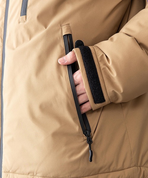 OUTDOOR PRODUCTS APPAREL(アウトドアプロダクツアパレル)の「撥水中綿フードジャケット 昨年人気モデルが更に進化して登場 防風/撥水/ストレッチ/耐水圧/防花粉/UVと高機能素材を使用 ユニセックス(ブルゾン・メンズ・チャコールグレー/ブラック/カーキ・SMALL/MEDIUM/LARGE/X-LARGE)」の5枚目の写真