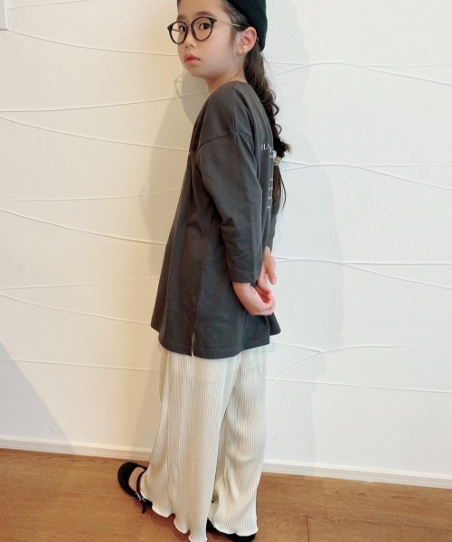 GLOBAL WORK（グローバルワーク）の「【キッズ】細プリーツパンツ/896464（その他パンツ・キッズ・ダークグレー/ミント/ライトベージュ・110cm/100cm/120cm/130cm/140cm）」の2枚目の写真