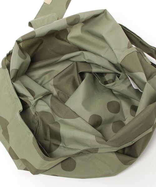 392 plusm（サンキューニプリュスエム）の「"maru" water repellent bag S（エコバッグ/サブバッグ・レディース・ネイビー/レッド/カーキ/イエロー・S）」の7枚目の写真