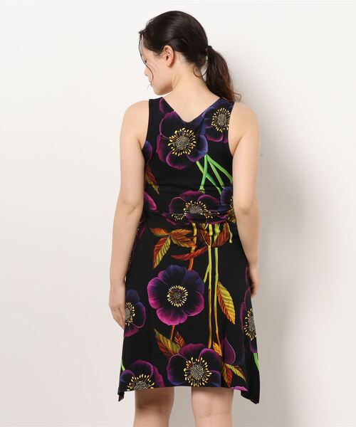 Desigual(デシグアル)の「快適素材 ノースリーブワンピース MARLON(チュニック・レディース・ブラック・L/2L/SS/S/M)」の2枚目の写真