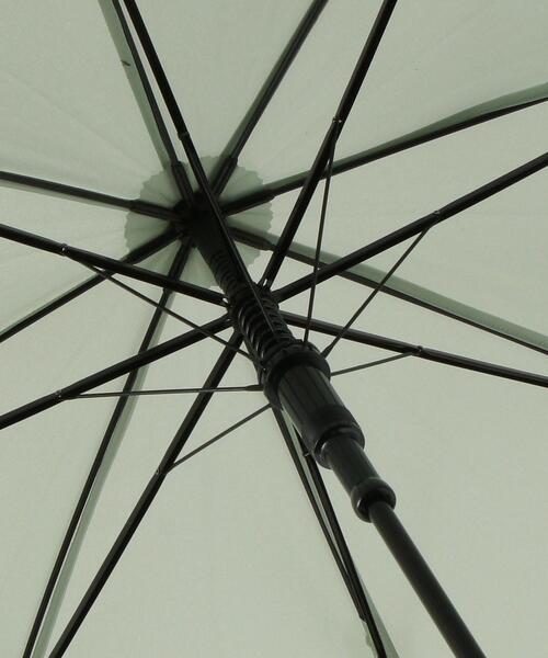 green label relaxing（グリーンレーベルリラクシング）の「D バンブー ハンドル アンブレラ 2021（長傘・レディース・ライム/パープル/ベージュ/モカ/ダークグレー/ライトピンク/グレー/ホワイト/ライラック/ブラック/オフホワイト・FREE）」の16枚目の写真