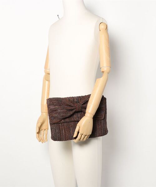 Le Voyage en Panier(ルヴォヤージュアンパニエ)の「【W】【Le Voyage Panier】リボンストロークラッチバッグ(クラッチバッグ・レディース・ブラウン・FREE)」の3枚目の写真