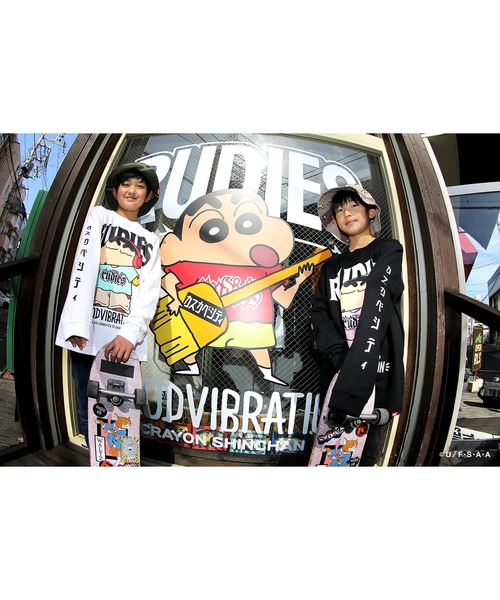 RUDIE'S(ルーディーズ)の「RUDIE'S x CRAYON SHINCHAN HEADPHONE LS-T / ルーディーズ × クレヨンしんちゃん ヘッドフォン ロングスリーブ Tシャツ(Tシャツ/カットソー・メンズ・ホワイト/ブラック・S/XL/M/XXL/L)」の4枚目の写真