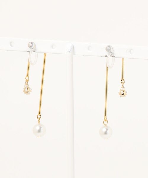 tone(トーン)の「【Cherie+Chambre】Pearl×Star Earring(イヤリング・レディース・ホワイト・FREE)」の2枚目の写真