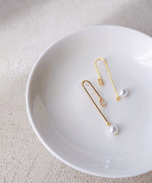 tone(トーン)の「【Cherie+Chambre】Pearl×Star Earring(イヤリング・レディース・ホワイト・FREE)」の4枚目の写真