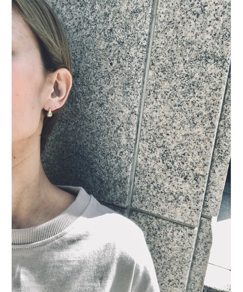 ulu（ウル）の「plump drop pierce【silver925/16kgp】（ピアス（両耳用）・レディース・シルバー/ゴールド・FREE）」の4枚目の写真